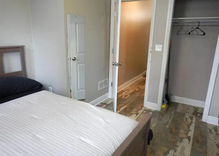 1 Bed, Idyllic, Stadiums, Free Parking, & Pets Ok *