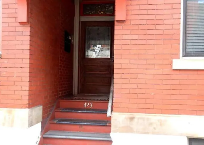 1 Bed, Idyllic, Stadiums, Free Parking, & Pets Ok Apartment Pittsburgh